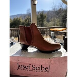 Josef Seibel Brown Leather Ankle Boot Distressed Size 37‎ US 6.5